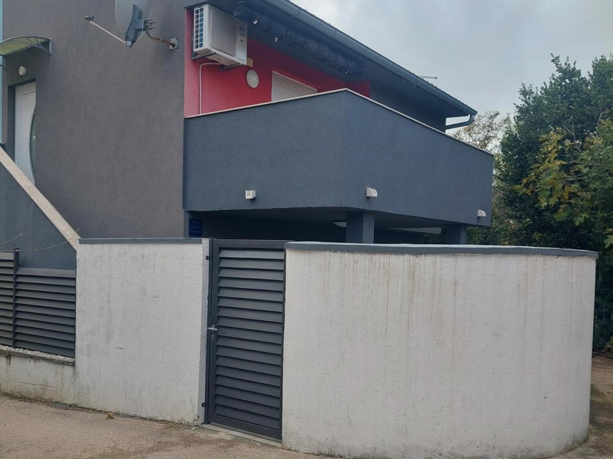 Apartman Karla جادريغا الغرفة الصورة